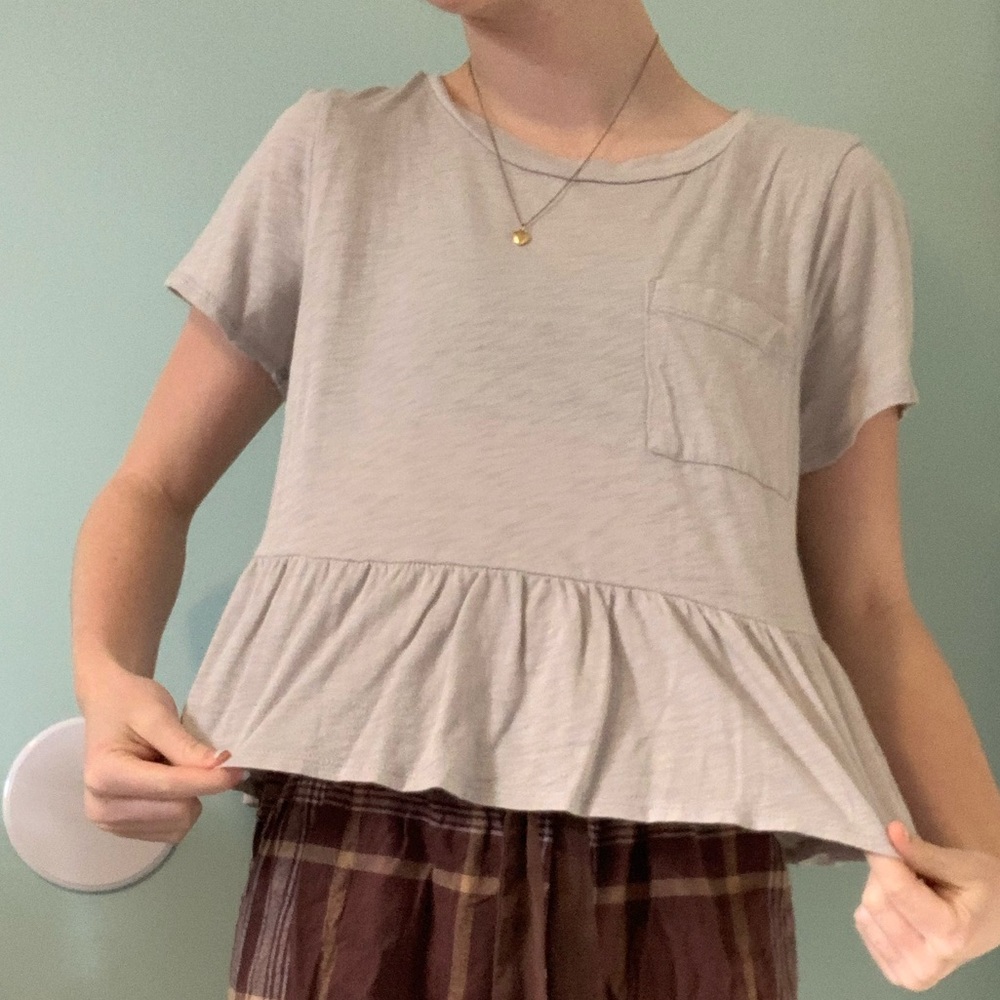 grey flowy top